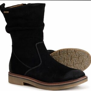 New Comfortiva Renata sz 6M Black Suede Boots w/ some rubbing on toe & heel